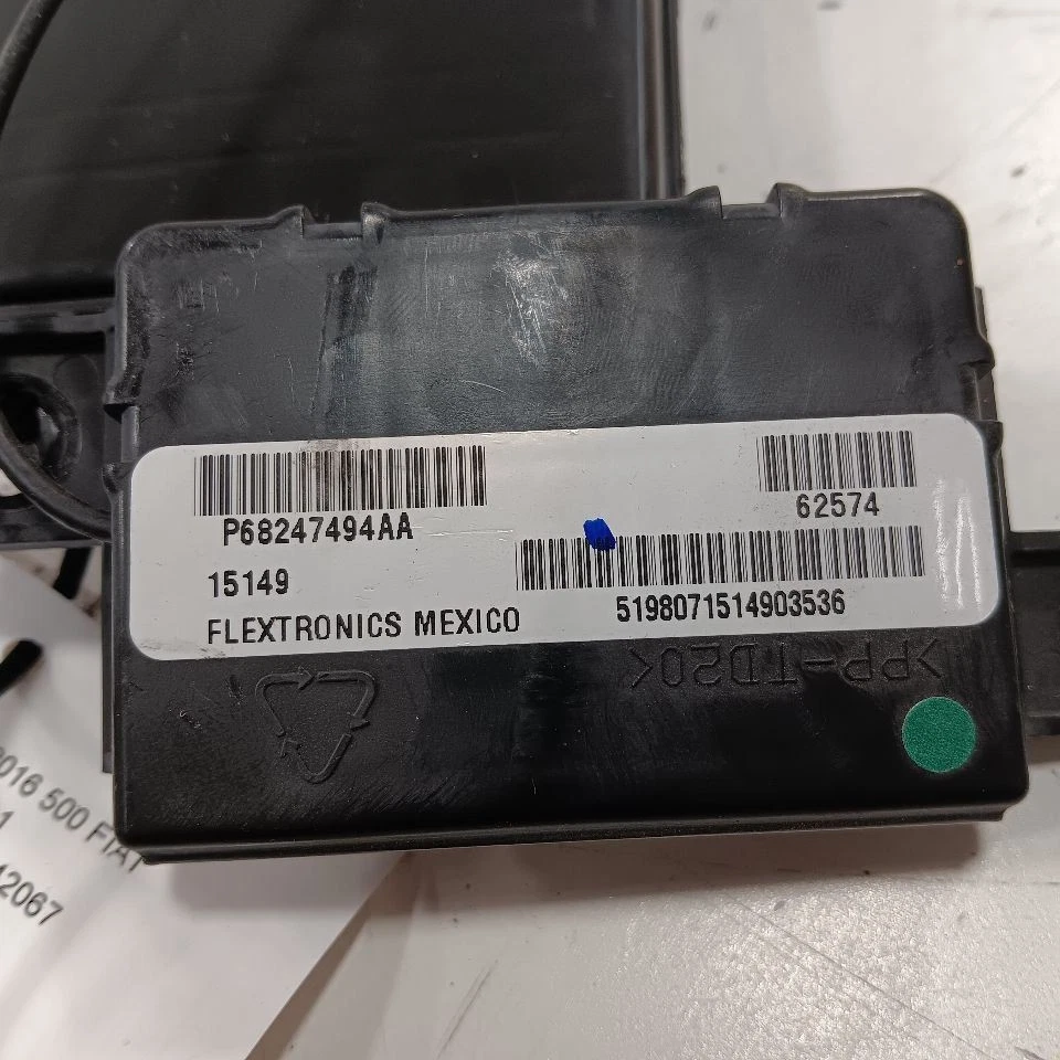 Módulo de control de presión de neumáticos FIAT 500 {52042067} 2017 2016 Foto 2 de 4