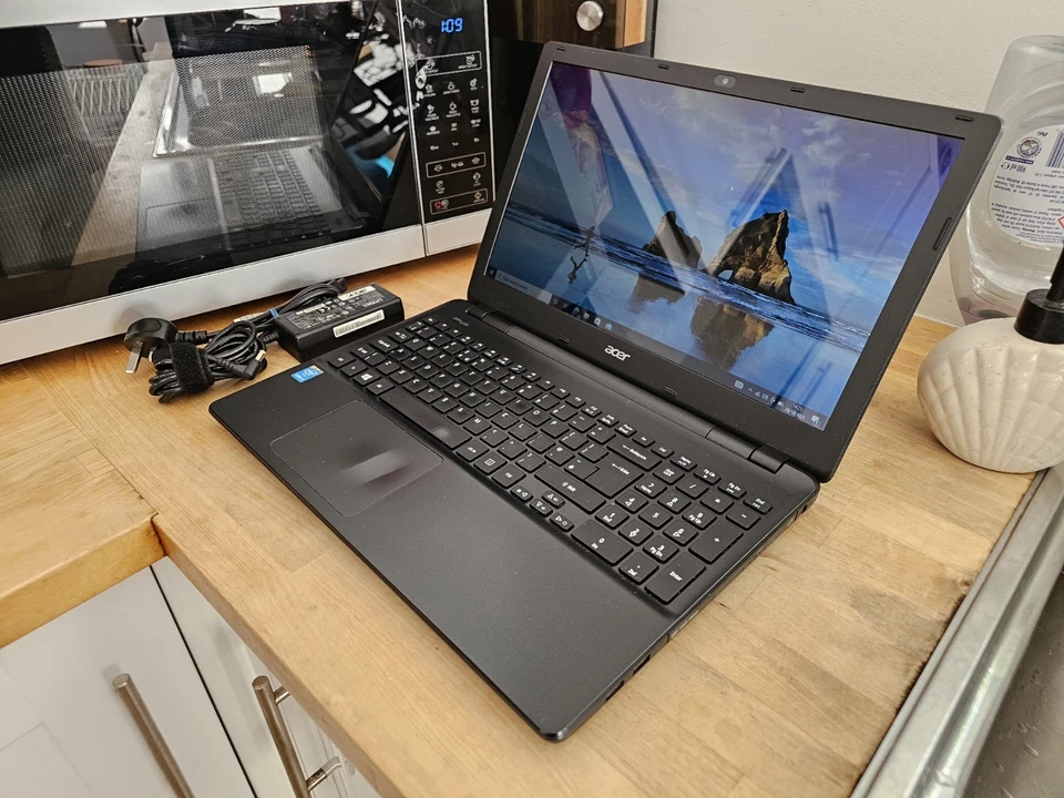 Acer Aspire P256-M Core i3 240GB SSD 8GB Ram Win 10 15.6" HDMI Webcam Laptop - Image 3 of 4