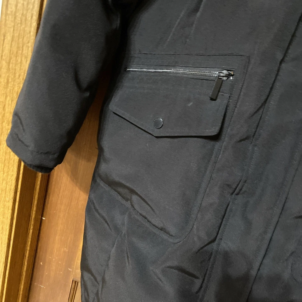 Parka French Connection XL con capucha ribete de piel sintética bolsillos negros plumón + plumas Foto 4 de 4