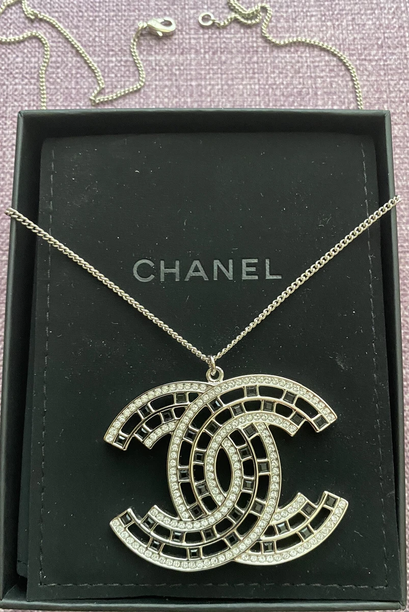 The Chanel Logo Its Origin Design and Meaning Madison Avenue Couture #13 The Chanel Logo Its Origin Design and Meaning Madison Avenue Couture