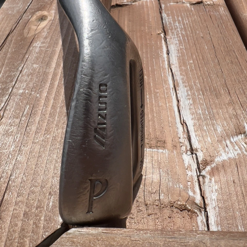 Mizuno Gold Pitching Wedge Men's RH Regular Steel Shaft. Recent Grip - Image 2 of 4