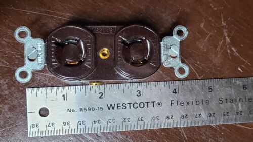 ARROW-HART #9200 TWIST-TITE DUPLEX OUTLET - Picture 2 of 5