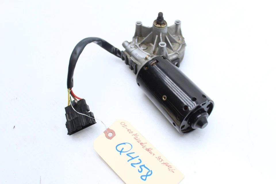 01-06 MERCEDES-BENZ S55 AMG СТЕКЛООЧИСТИТЕЛЬ МОТОР Q4258 - Изображение 2 из 4