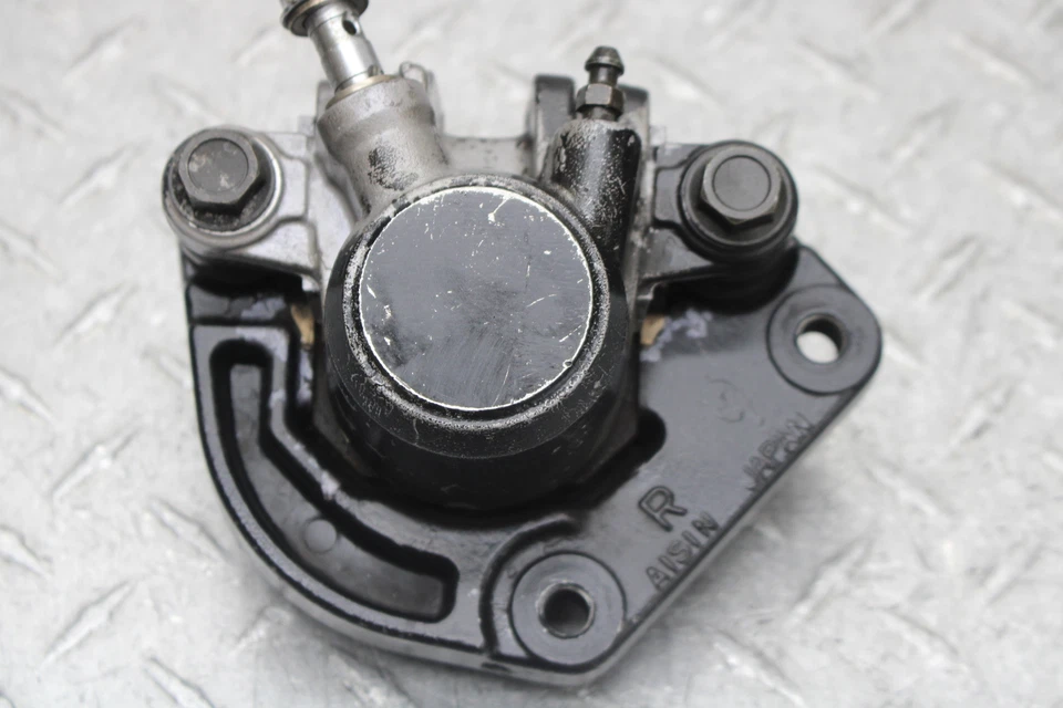 Pinza de freno delantera derecha Suzuki GS1100ES 1983 59100-49020 Foto 3 de 4