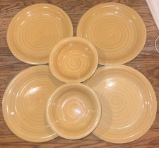 SIX PIECE LOT Philippe Richard Golden Swirl - 4 Dinner Plates - 2 Cereal Bowls!!