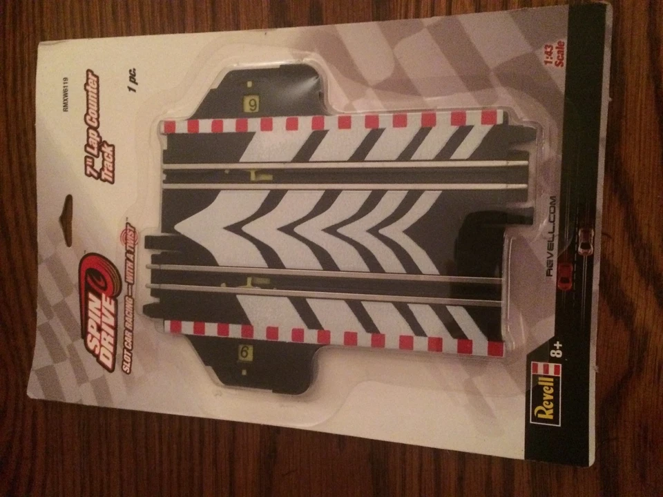 Revell Spin Drive Slot Car Racing 5 Asst. Paquetes de pistas y 2 coches ¡Nuevos en paquetes! Foto 3 de 4