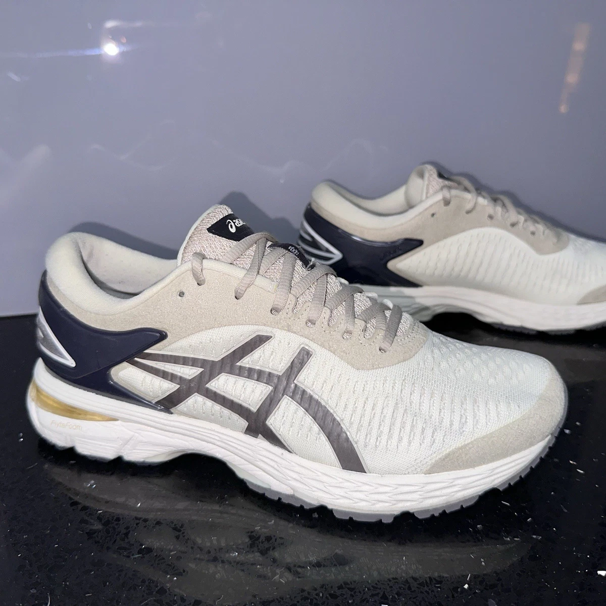 ASICS GEL-Kayano 25 Athletic Shoes for Men for sale  display picture 2