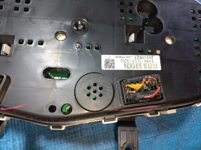 2012 KIA Cerato Forte Koup Instrument Clusters 940431M560 - Image 4 of 4