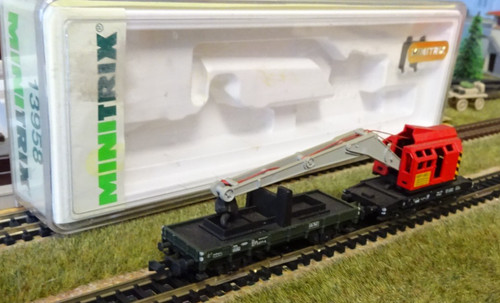 Minitrix Spur N 13958 Adelt Kranwagen mit Kranschutzwagen in OVP | Condition: Gebraucht