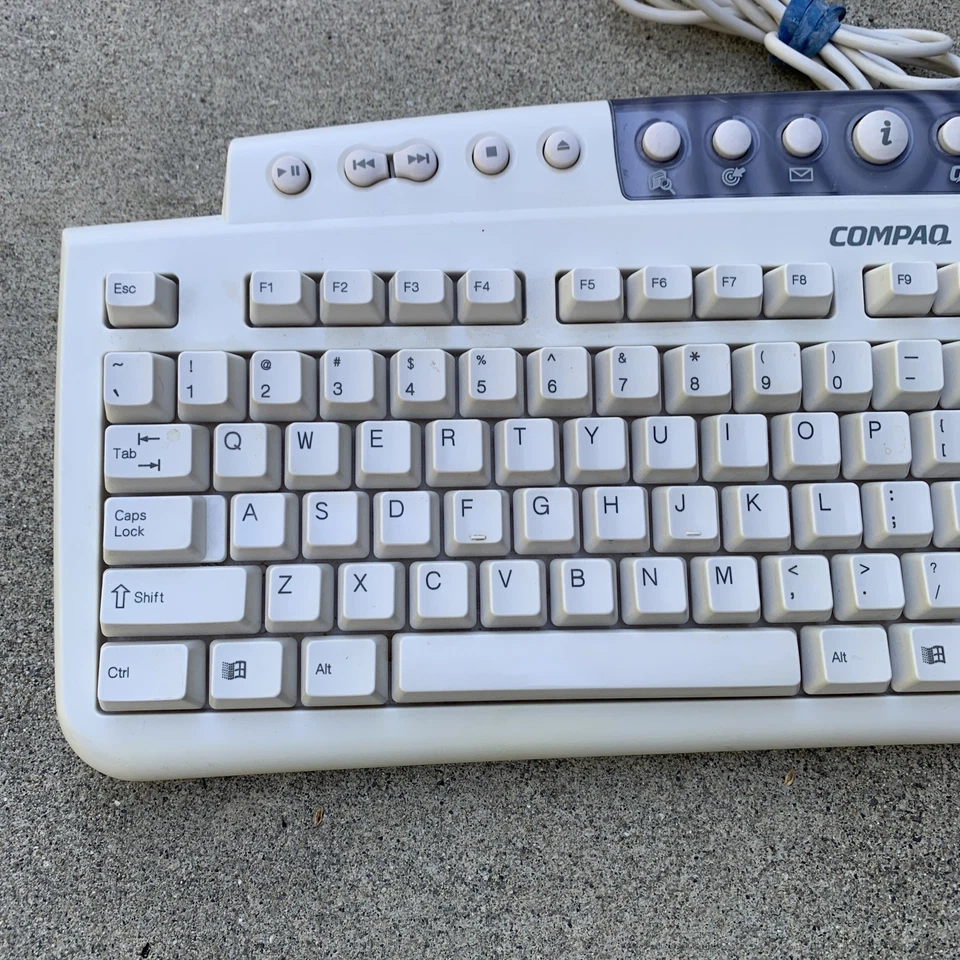 Vintage Compaq USB Multimedia Keyboard White Model No KU-9978 Working - Image 2 of 4