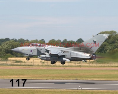 1 X  PANAVIA TORNADO GR4 RAF 100 YEARS PHOTOGRAPH 4
