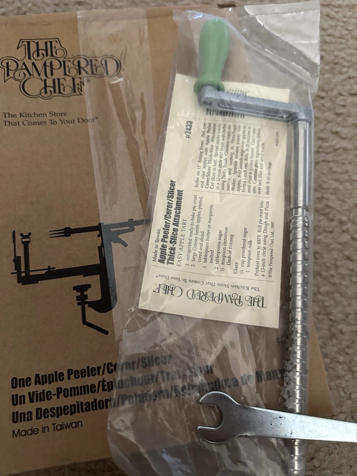 Pampered Chef Apple Peeler/Corer/Slicer Model 2430 Fruit Kitchen Tool Brand New
Opens in a new windo