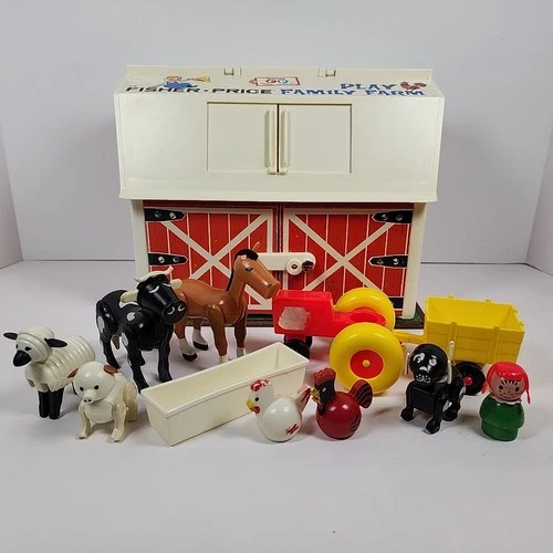 Vintage Fisher Price #915 Family Play Farm Little People Barn & Accessories