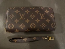 PRE-OWNED WOMEN'S LOUIS VUITTON WALLET EXCELLENT CONDITION
