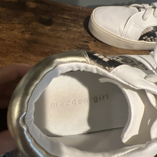 Madden Women’s White Sneakers with Snakeskin Detail and Lace-Up Closure Size 8 - Picture 4 of 6