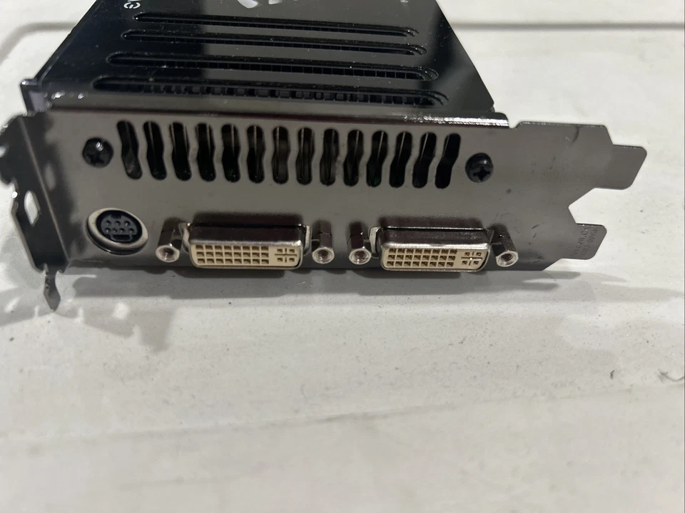 EVGA E-GEFORCE 8800 GTS 640MB VIDEO GRAPHICS CARD PCI-E 640-P2-N821-AR - Image 2 of 4