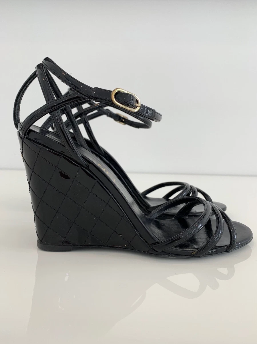 CHANEL BLACK PATENT LEATHER WEDGE SANDALS SIZE 8