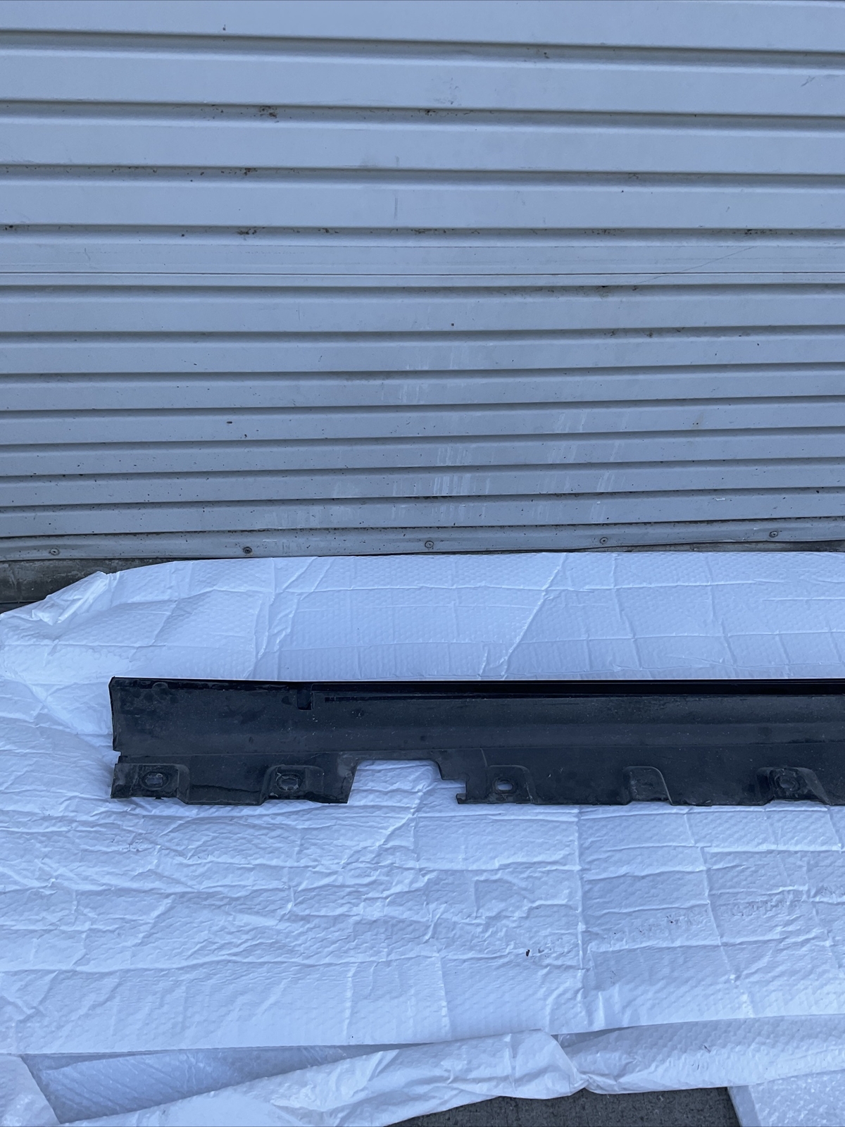 06-10 Bentley Flying Spur  Right Side Skirt Roker Molding OEM