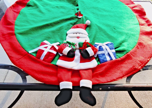 St Nick's Choice Felt Christmas Tree Skirt 3D Red Green Plush Santa Presents 45” - Picture 3 of 11