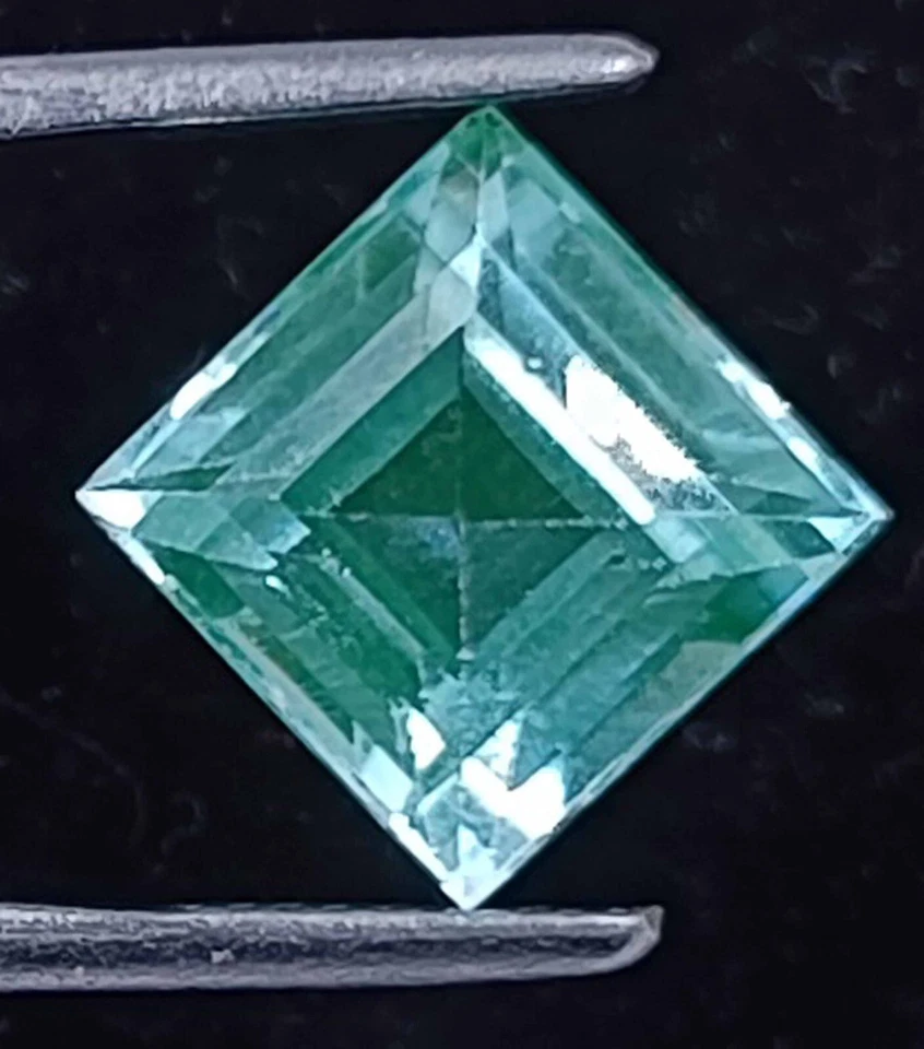 TRANSPARENT LOOSE GEMSTONE GREEN EMERALD 6.40 CARAT EMERALD SHAPE EGL CERTIFIED - Image 2 of 4