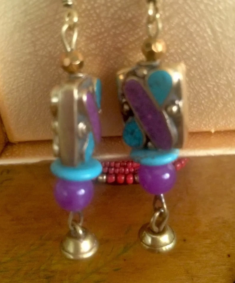 Pendientes Amatista/Turquesa Howlita Vintage Latón Cuentas Abrazos y Besos Por Zetroc Foto 3 de 4