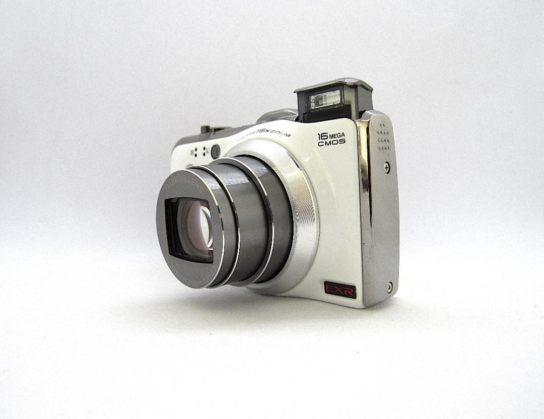 Excellent+3] FUJIFILM FinePix F550 EXR White Compact Digital