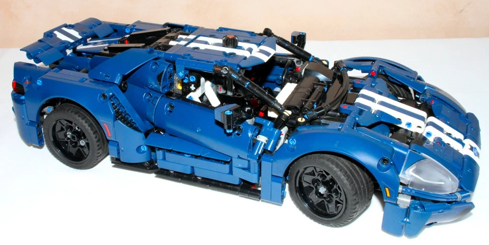 LEGO Technic 42154 2022 Ford GT, photo 1 of 5