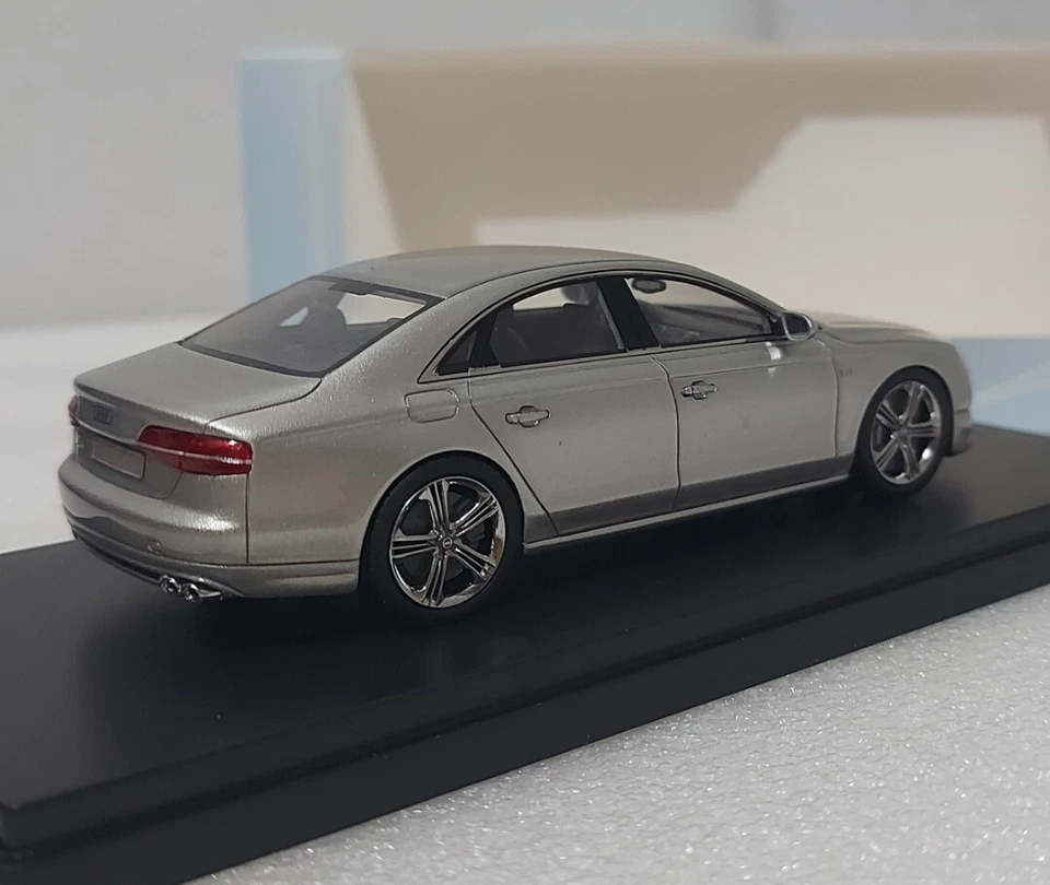 Audi S8 Silver 2014 1:43 Neo 46426 No Look Smart Extremely Rare!!! - Image 2 of 4
