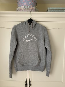 nike athletic jumper