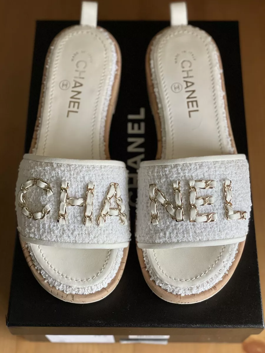 Authentic Chanel 21C White Tweed Chain Logo Mules Sandals Slides EU 37,5 US  7,5