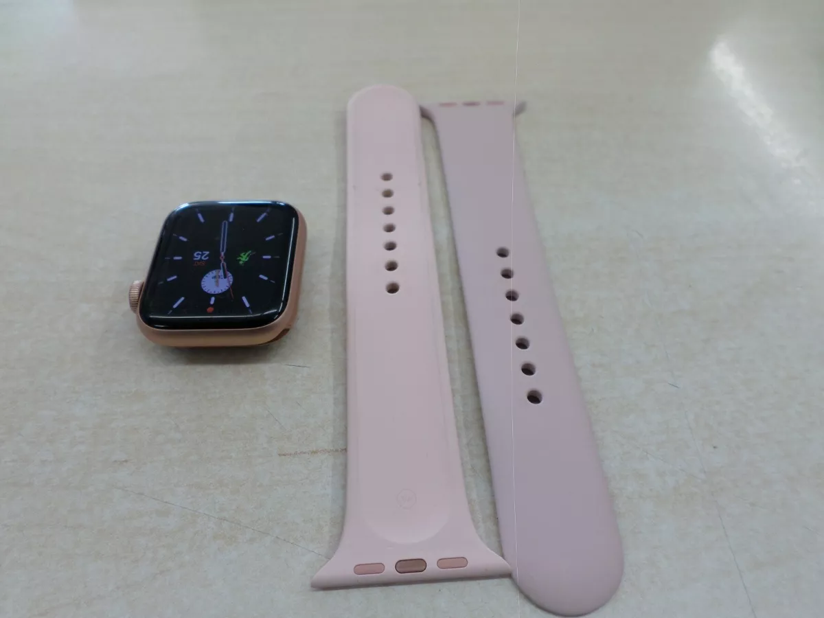 Apple Watch Series 5 40mm GPS Aluminum Gold w/Pink Band (A2092)