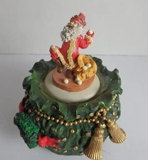 Vintage 1994 Artmark Christmas Santa Figure Music Box Green Holly Base