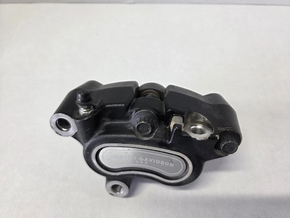07-11 HARLEY DAVIDSON FAT BOY FRONT BRAKE CALIPER/PADS OEM used - Image 3 of 4