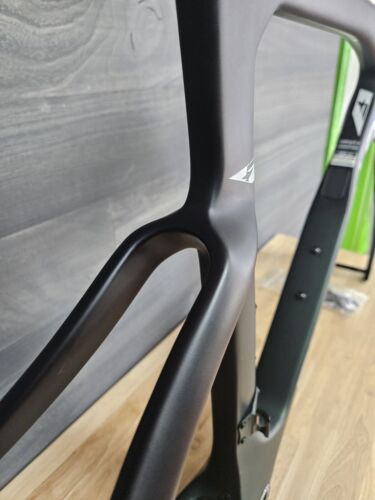 2024 Pinarello F9 Disc Carbon Fiber Frameset 51.5cm Medium - Picture 5 of 21
