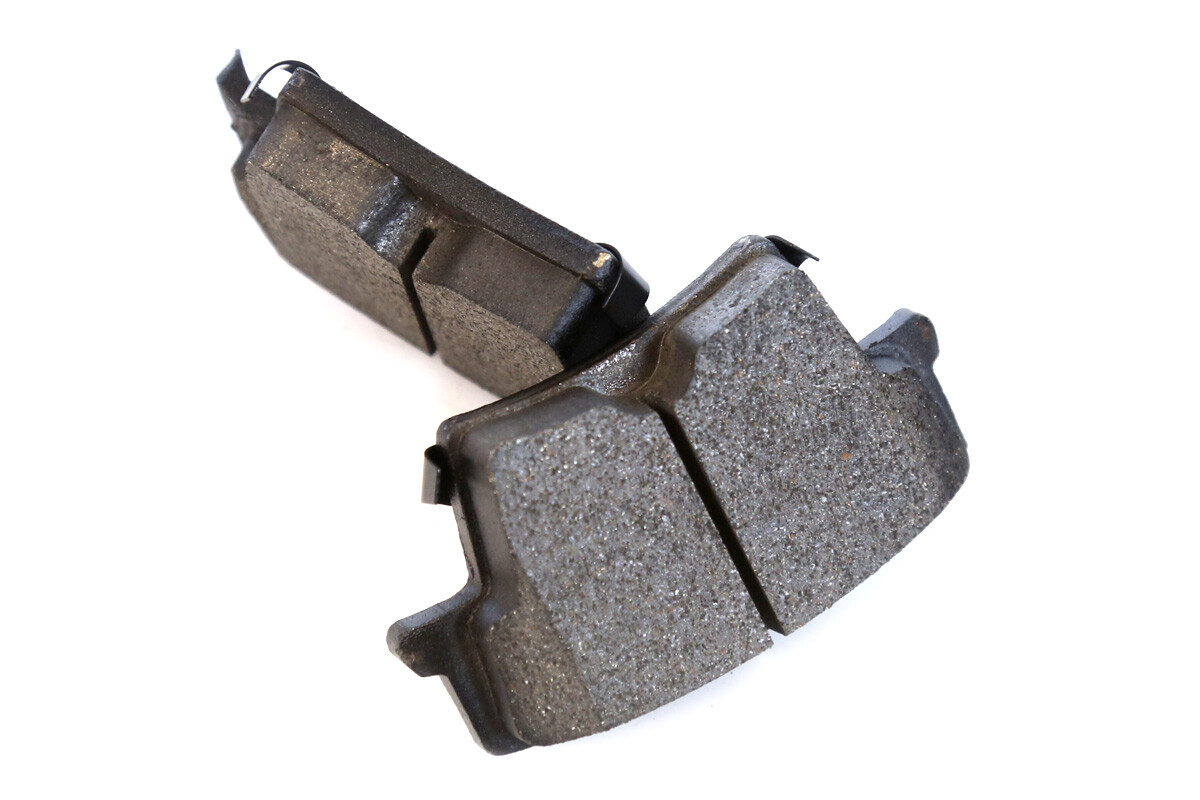 Rear Ceramic Brake Pad Kit for Dodge Charger Challenger Magnum Chrysler