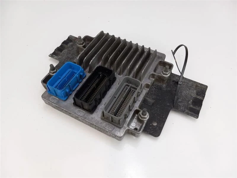 Chevrolet Sonic 2013 motor módulo de control electrónico unidad ECM ECU Foto 4 de 4