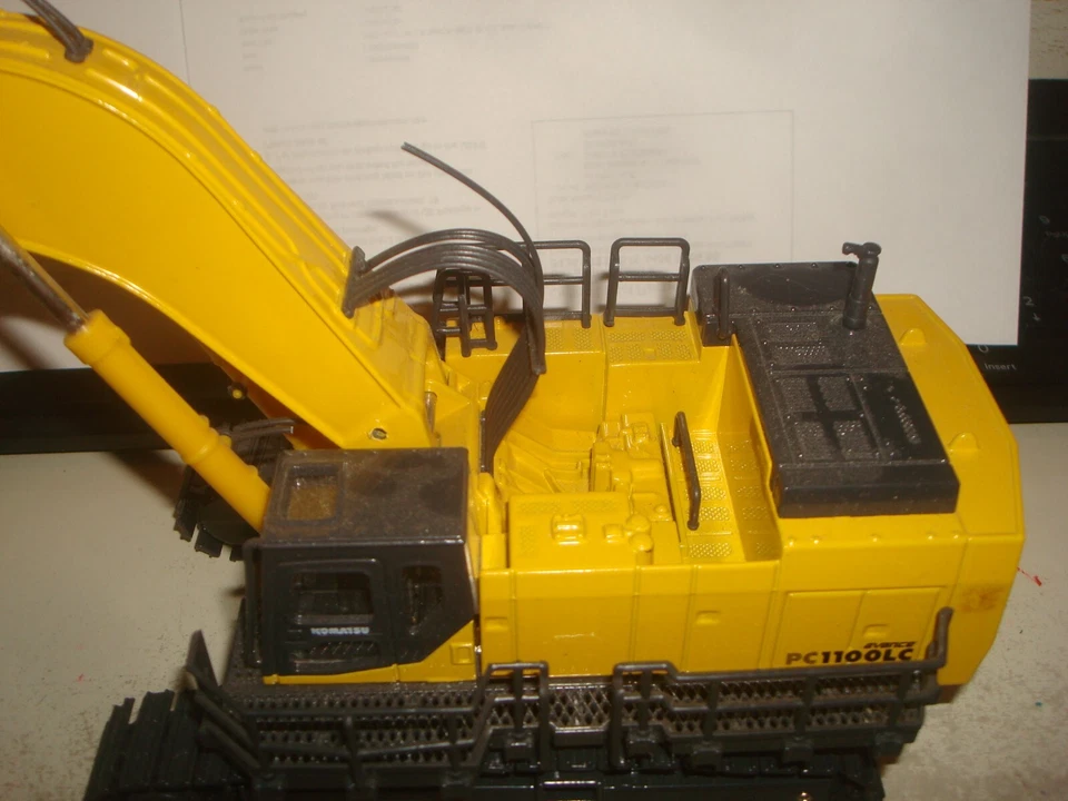 JOAL. KOMATSU. EXCAVADORA PC1100LC. ESCALA 1/50. Foto 2 de 4