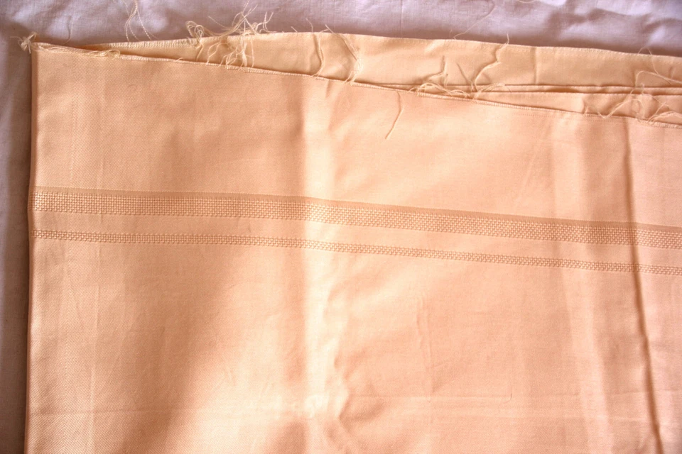 Nappe en coton jaune. 130 x 135 cm - Photo 2/4