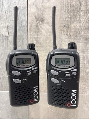 ICOM IC-4008A FRS UHF FM Transceiver 2 Way Radios Walkie Talkie (Set Of 2)