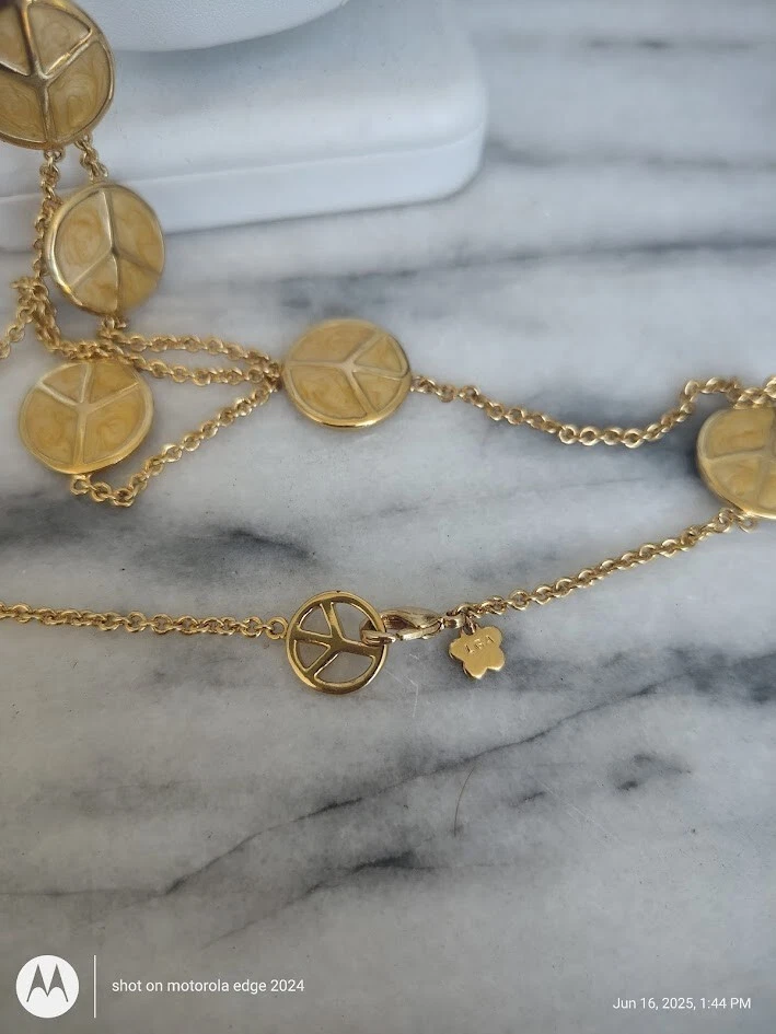 Colar Lauren G Adams LGA tom dourado creme esmalte sinal de paz corrente estação 42"" - Imagem 2 de 4