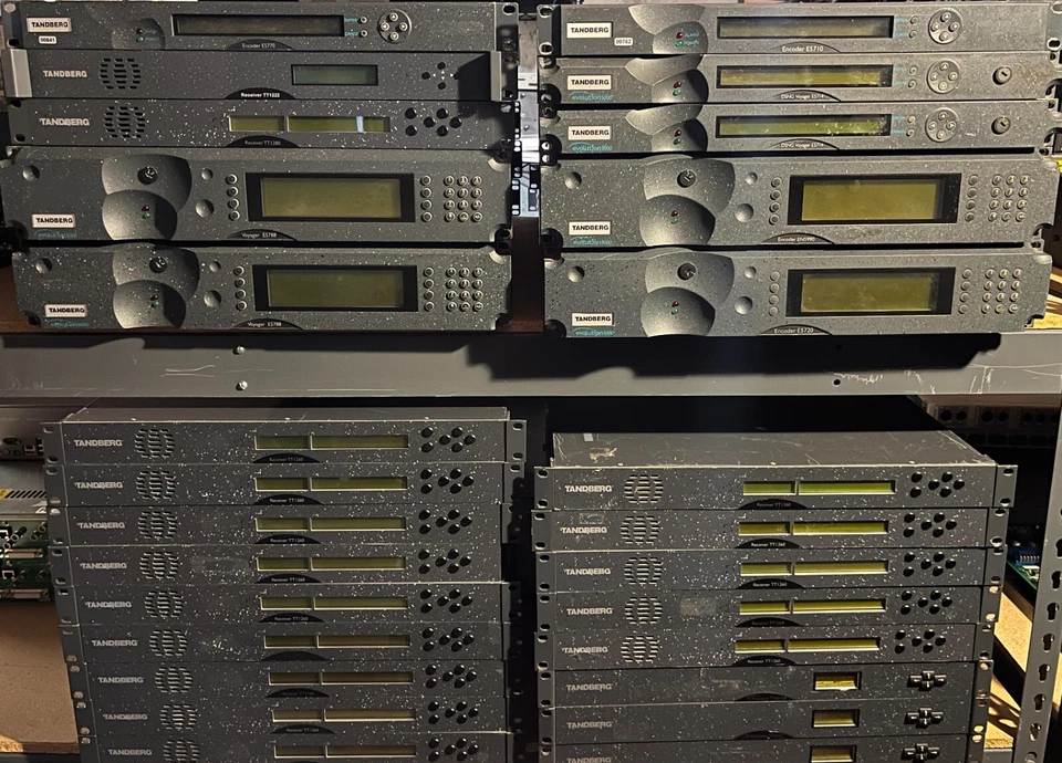 Codificador Ericsson / Tandberg E5770 MPEG 2 SD Foto 4 de 4