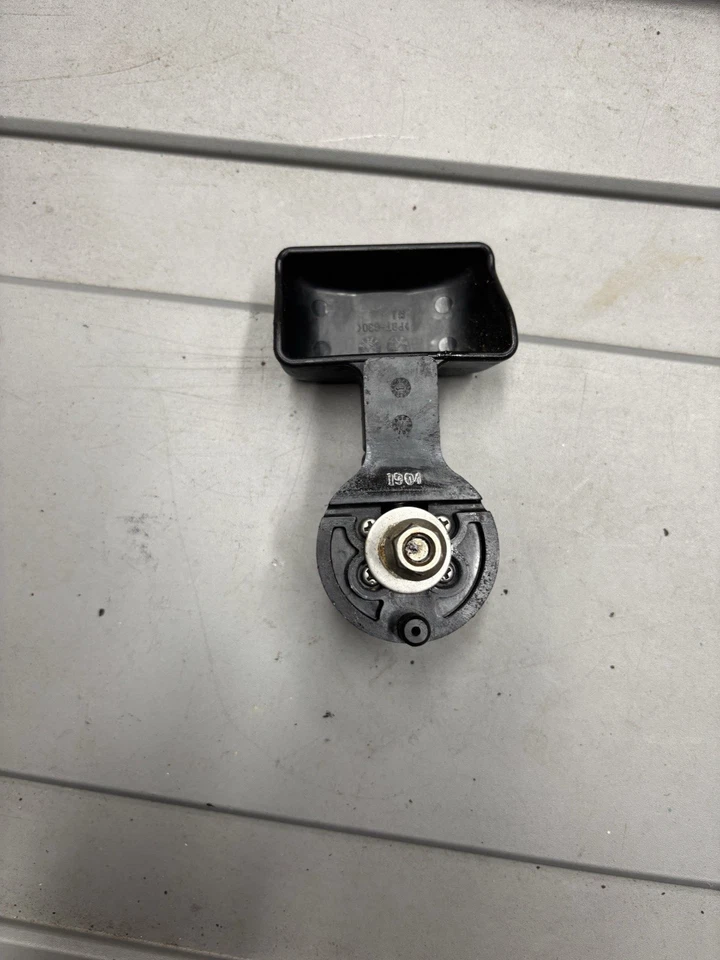 2004 KAWASAKI JET SKI ULTRA 150 JH1200 TRAVA DE BLOQUEIO DE ASSENTO 27016-3744-6Z - Imagem 3 de 3