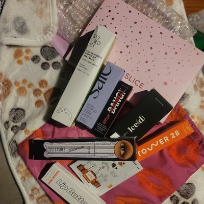 IPSY PLUS MM100 MARILYN MONROE Drawstring Cosmetic Bag full of new products NEW