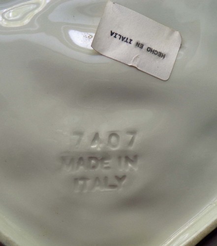 Embossed, Signed Heart - Shaped Italian Plate - Picture 3 of 3