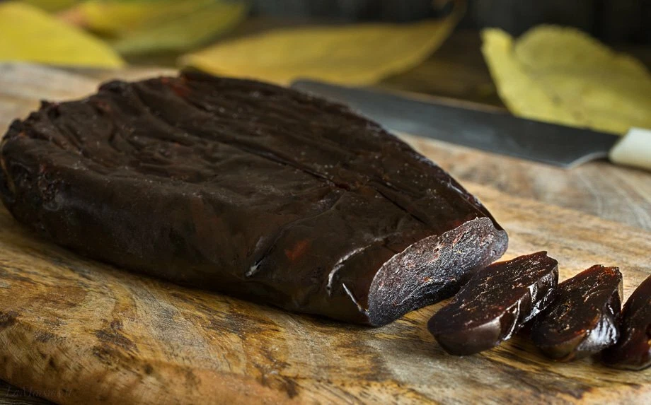 Pan de manzana dulce envejecido. Comida europea rústica antigua. 200g Foto 2 de 2