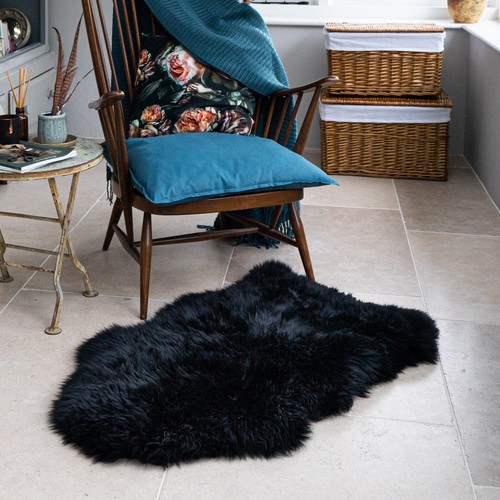 Real Thick Black Shaggy Sheepskin Rug - Genuine Sheepskin - Range of sizes - Picture 6 of 12
