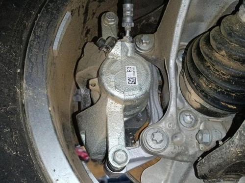 bremssättel vorne rechts BMW X1 U11 SDRIVE 18 D 885001002 recrp2638036