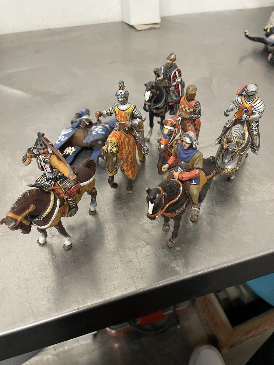 Cavalieri a cavallo medievali immagini e fotografie stock ad alta risoluzione