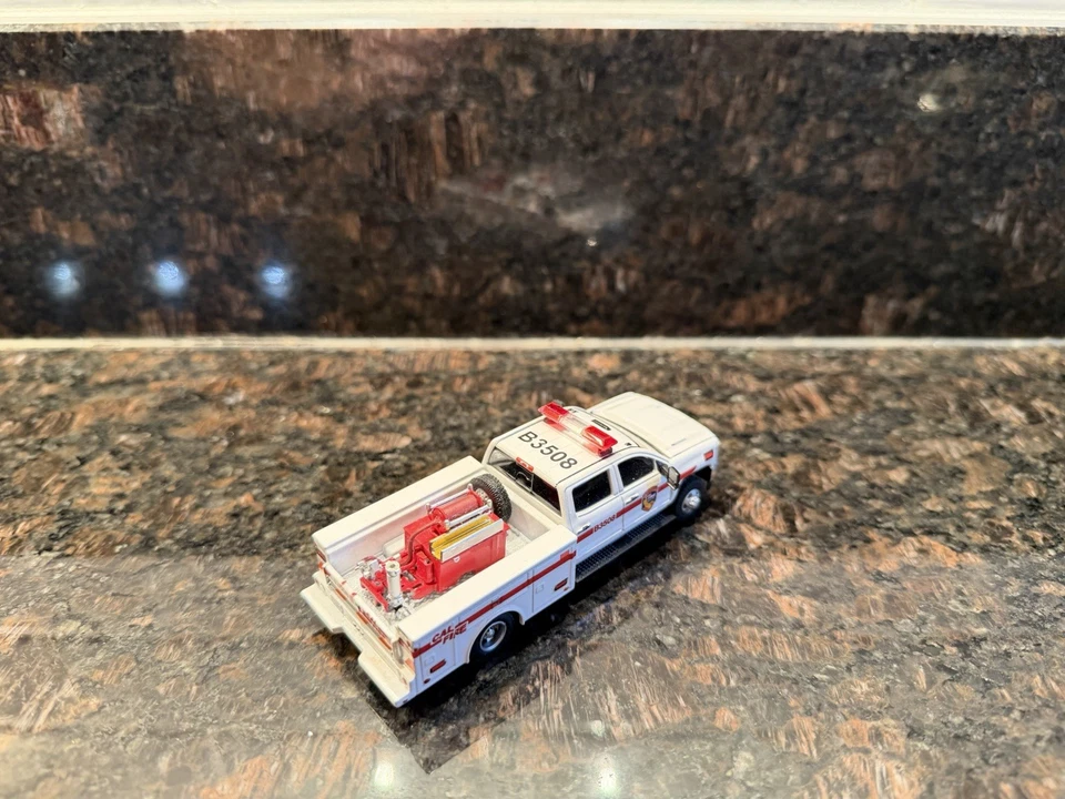 ¡NUEVO! Motor de ataque inicial Code 3 personalizado del Departamento de Silvicultura de California 3288 Foto 2 de 4