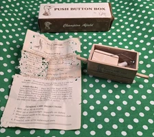 VINTAGE KELLY KALLERS PUSH BUTTON BOX PUSH PULL TURKEY CALL KELLY COOPER CALLER